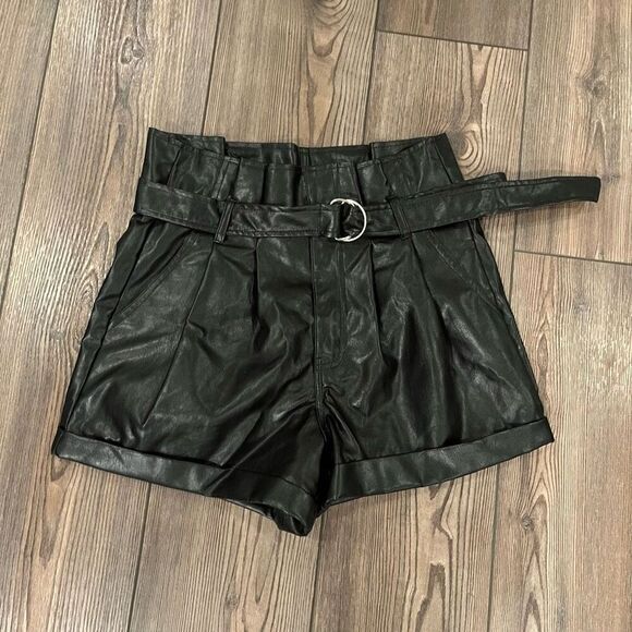 Madden NYC Mini Shorts Women's Small Black Faux Leather Belted - Picture 2 of 7
